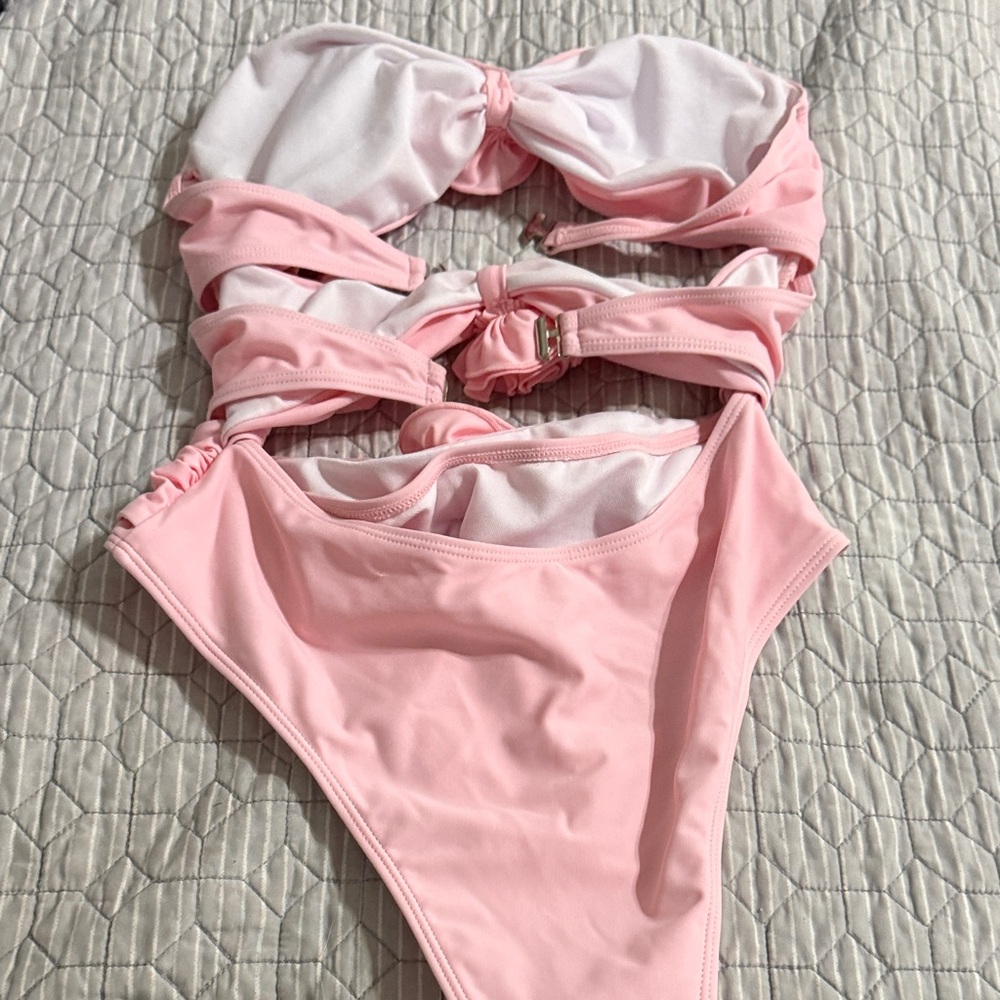 New baby pink swimsuit. - Picture 4 of 5